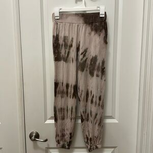 NWT Yana K Brooks Jogger - Small